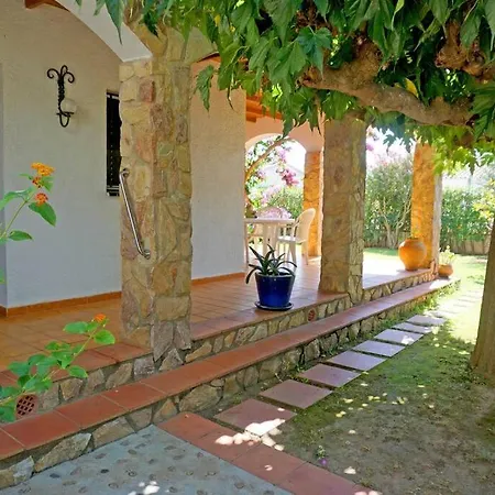 Casa En Con Piscina En La Costa Brava Holiday home *