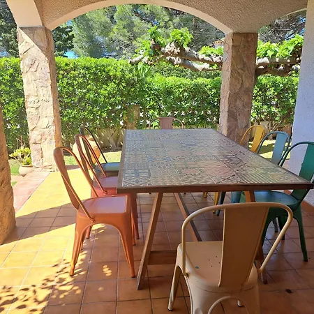 Casa En Con Piscina En La Costa Brava
