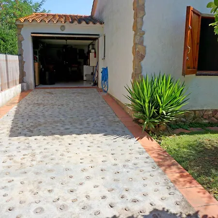 Casa En Con Piscina En La Costa Brava * Viladamat